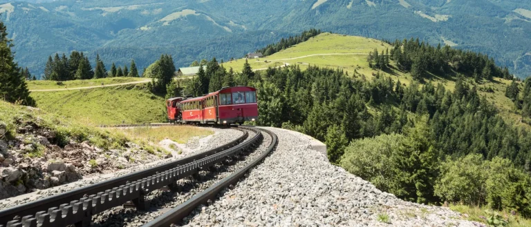 Kružno putovanje vozom ,foto: SchafbergBahn_Salzkammergutbahn-GmbH_Ursula-Bahr-kunstbahr