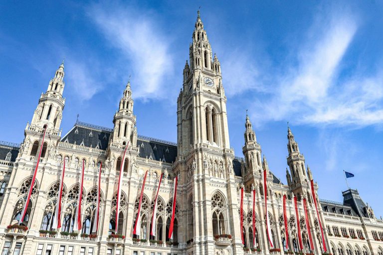 Beč povećava brojne gradske takse: porez na pse, roštiljanje, klađenje, biblioteke