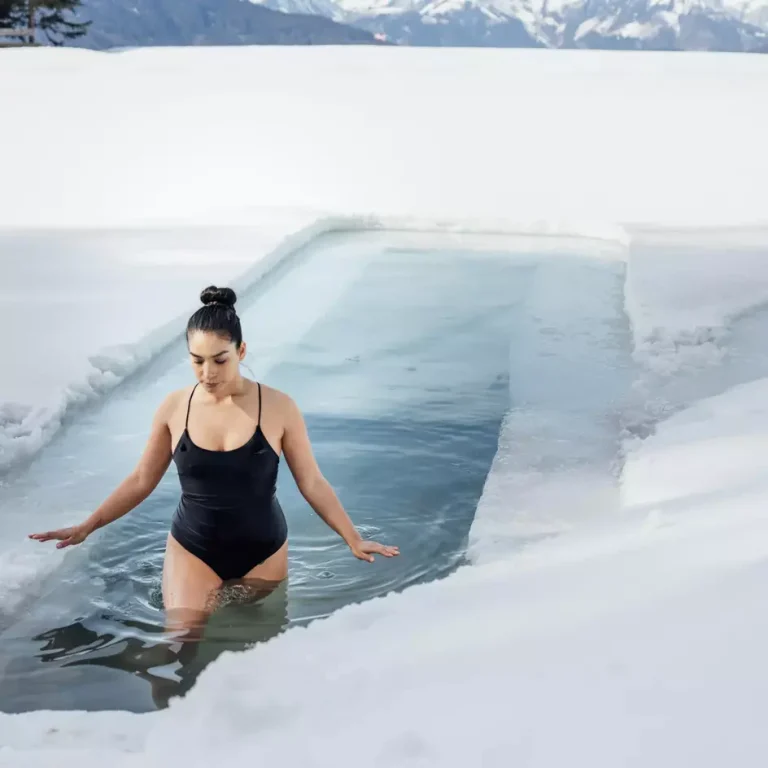 Ledeno kupanje u regionu Altenmarkt-Zauhensee Foto:© Österreich Werbung / Nina Baumgartner