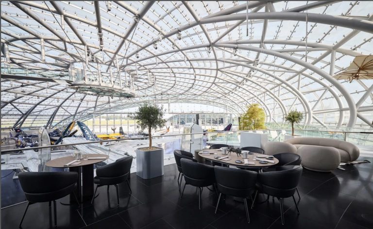 Red Bull Hangar-7: Avijacija, umetnost i fine dining pod jednim krovom Jedan od centralnih delova Hangar-7 je i restoran Ikarus, Foto:Hangar-7